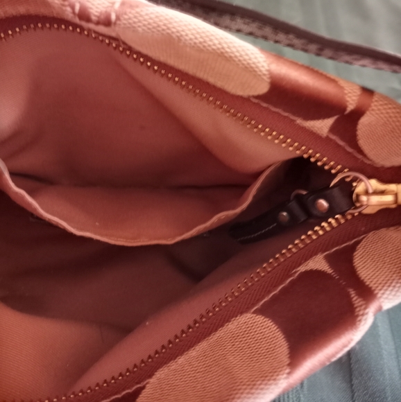 Coach Signature Handbag - Picture 6 of 9